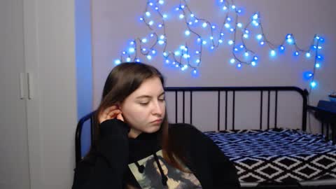 Alice online show from December 3, 9:56 pm