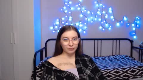 Alice online show from December 12, 7:15 pm