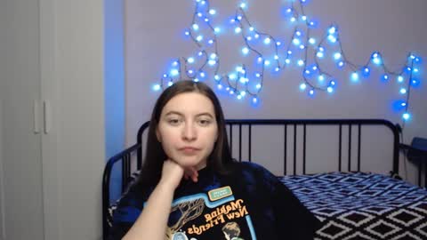 Alice online show from December 19, 10:00 pm