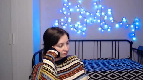 Alice online show from December 25, 9:33 pm