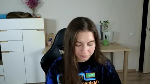 Alice online show from October 2, 7:10 pm