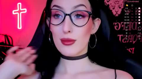 Miss Alice online show from March 12, 9:10 pm