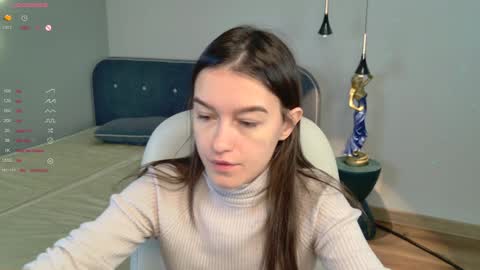 Snapshot of alice__grace_ chatting on December 13, 9:52 pm your Alice online show from December 13, 9:52 pm