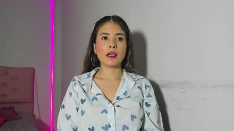 Snapshot of alice_cespedes chatting on February 21, 10:48 pm alice_cespedes online show from February 21, 10:48 pm