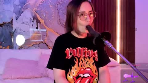 Mey online show from October 22, 2:56 am