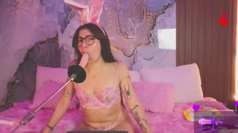 Mey online show from June 3, 2:19 pm