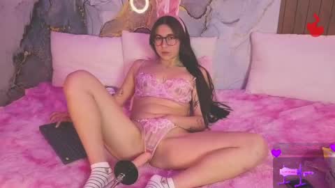 Mey online show from June 3, 2:33 pm