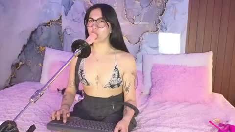 Mey online show from June 15, 2:19 pm