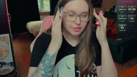 Snapshot of alice_dreamgirl_ chatting on July 22, 1:58 pm Alice 3 online show from July 22, 1:58 pm