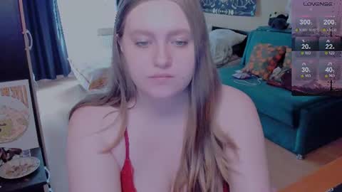Snapshot of alice_dreamgirl_ chatting on July 28, 12:48 pm Alice 3 online show from July 28, 12:48 pm