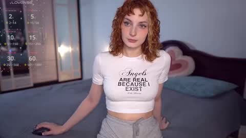 Snapshot of alice_edward chatting on November 30, 8:02 pm DONT YOU DARE NOT SEEING MY BIRTHDAY STREAM NOVEMBER 12 ILL BE 21 1400 GMT-5 CHECK MY LOVENSE WISHLIST online show from November 30, 8:02 pm