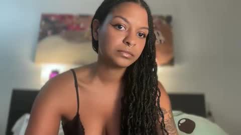 Snapshot of alice_erotica chatting on December 16, 8:25 pm alice erotica online show from December 16, 8:25 pm