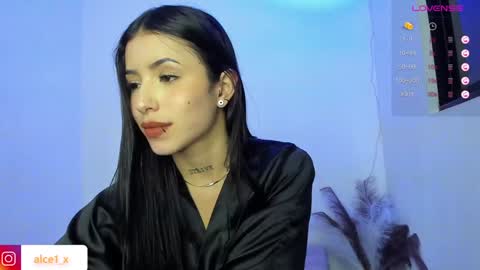 Snapshot of alice_fox___ chatting on January 16, 1:04 pm Manuela online show from January 16, 1:04 pm