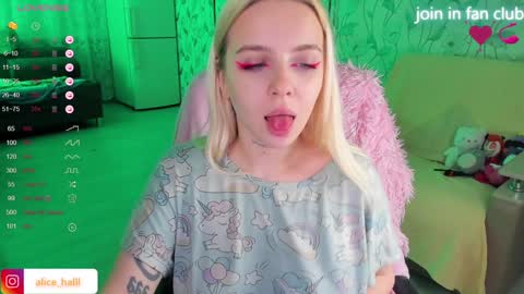 Snapshot of alice_halle chatting on December 2, 7:16 pm alice_halle online show from December 2, 7:16 pm