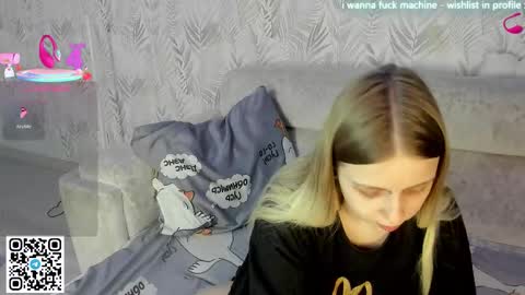 alice_halle online show from March 29, 2:39 pm