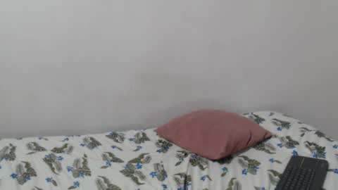 Snapshot of alice_julls chatting on October 1, 8:53 am alice online show from October 1, 8:53 am