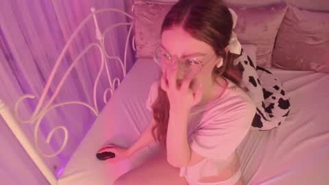 Snapshot of alice_kinky_girl chatting on January 31, 12:07 pm Alice online show from January 31, 12:07 pm