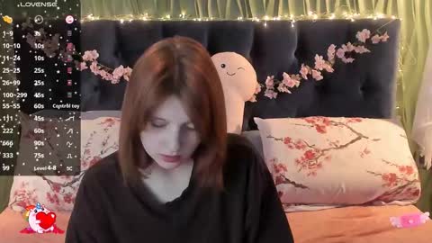 Snapshot of alice_langley chatting on November 2, 11:23 am Alice 3 online show from November 2, 11:23 am