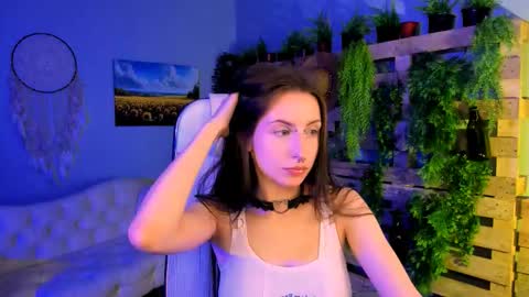Snapshot of alice_lice chatting on October 10, 12:15 pm alice_lice online show from October 10, 12:15 pm