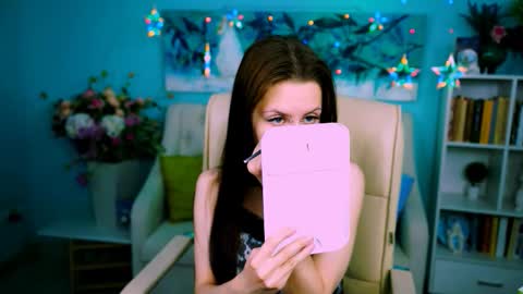 Snapshot of alice_lice chatting on October 14, 8:04 am alice_lice online show from October 14, 8:04 am