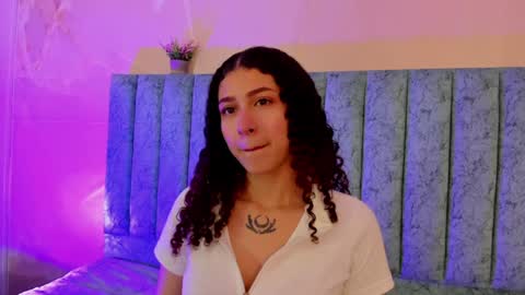 Snapshot of alice_martinez_ chatting on December 4, 4:21 am alice and amber online show from December 4, 4:21 am