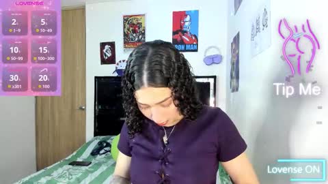 Snapshot of alice_martinez_ chatting on November 3, 8:43 pm alice and amber online show from November 3, 8:43 pm