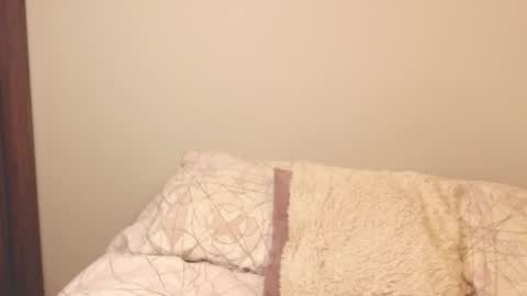 Snapshot of alice_middle01 chatting on October 1, 6:14 pm Alice online show from October 1, 6:14 pm