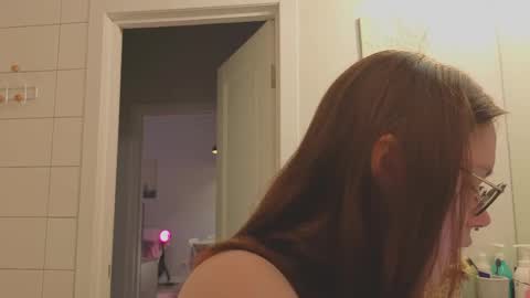 Alice online show from May 28, 2:42 am