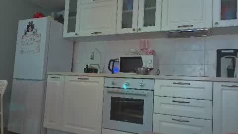 Snapshot of alice_miiiller chatting on July 3, 6:53 am Alice online show from July 3, 6:53 am