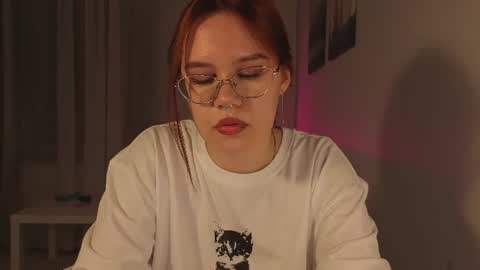 Snapshot of alice_miiiller chatting on July 17, 6:13 pm Alice online show from July 17, 6:13 pm
