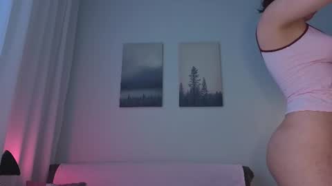 Snapshot of alice_miiiller chatting on July 24, 7:39 am Alice online show from July 24, 7:39 am