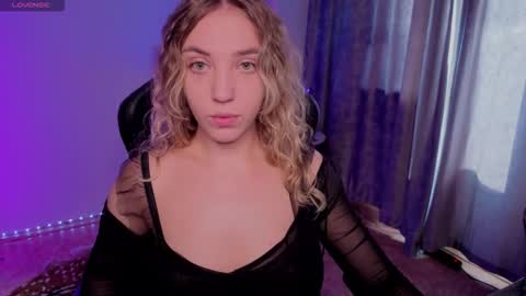 Snapshot of alice_muah chatting on February 28, 5:19 am Alice online show from February 28, 5:19 am