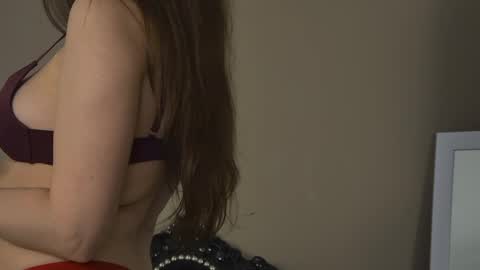 Snapshot of alice_munro chatting on May 7, 8:58 pm AliceMunro online show from May 7, 8:58 pm