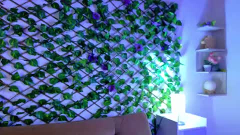 Snapshot of alice_rous21 chatting on October 3, 2:03 pm alice_rous21 online show from October 3, 2:03 pm