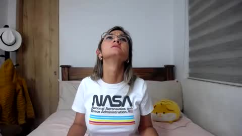 Snapshot of alice_shy29_ chatting on January 18, 4:48 am Alice shy online show from January 18, 4:48 am