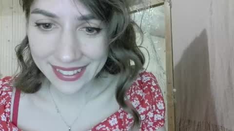 Snapshot of alice_sincere chatting on May 3, 9:10 pm Alice Love you all online show from May 3, 9:10 pm