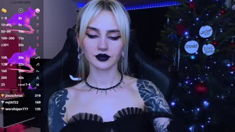 Alice online show from December 13, 8:37 pm