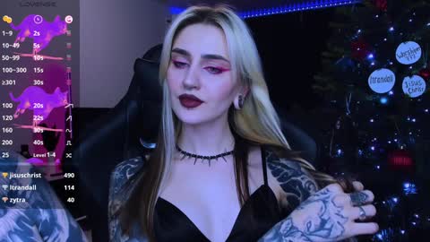 Alice online show from December 20, 9:39 pm