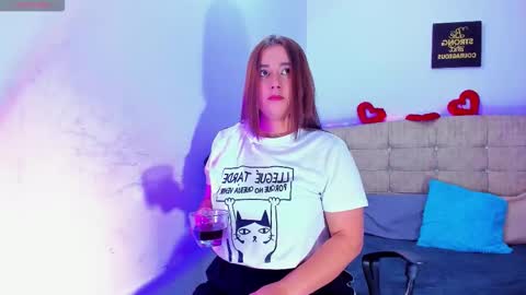 alice_summer1 online show from December 14, 3:01 am