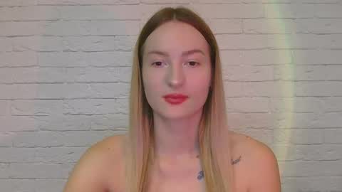 Snapshot of alice_sweet_01 chatting on October 12, 4:17 pm Alice online show from October 12, 4:17 pm