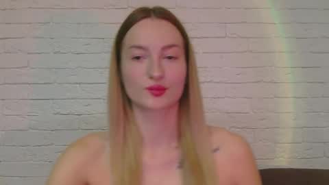 Snapshot of alice_sweet_01 chatting on October 26, 4:24 pm Alice online show from October 26, 4:24 pm