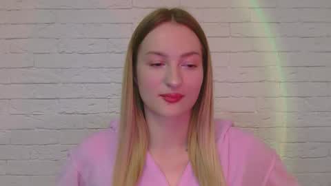 Snapshot of alice_sweet_01 chatting on November 1, 6:32 pm Alice online show from November 1, 6:32 pm