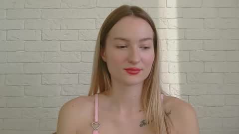 Snapshot of alice_sweet_01 chatting on November 3, 1:23 pm Alice online show from November 3, 1:23 pm