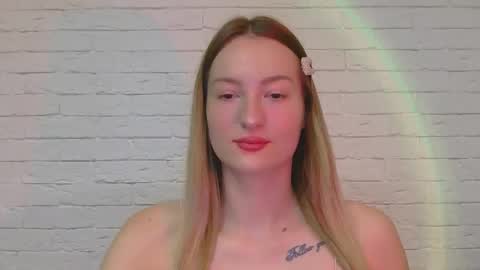 Snapshot of alice_sweet_01 chatting on November 7, 3:45 pm Alice online show from November 7, 3:45 pm