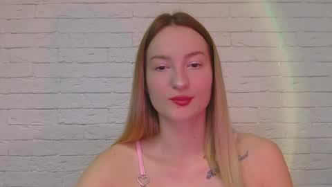 Snapshot of alice_sweet_01 chatting on November 11, 3:34 pm Alice online show from November 11, 3:34 pm