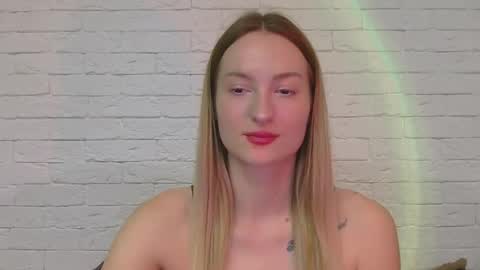 Snapshot of alice_sweet_01 chatting on November 13, 7:02 pm Alice online show from November 13, 7:02 pm