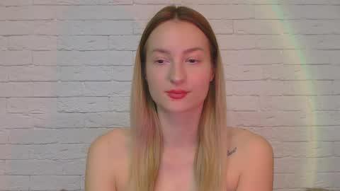Snapshot of alice_sweet_01 chatting on November 23, 5:35 pm Alice online show from November 23, 5:35 pm