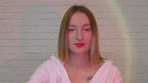 Snapshot of alice_sweet_01 chatting on November 28, 2:42 pm Alice online show from November 28, 2:42 pm