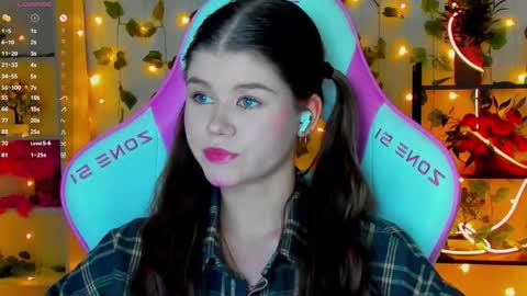 Alice online show from November 22, 5:34 pm