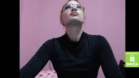 Snapshot of alice_trinity chatting on September 24, 7:06 pm Alice online show from September 24, 7:06 pm